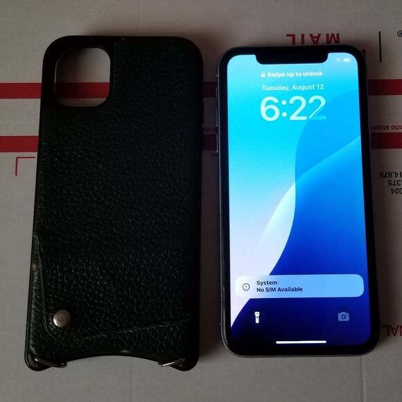 Apple iPhone 11 (Tmobile) - Picture 2 of 14